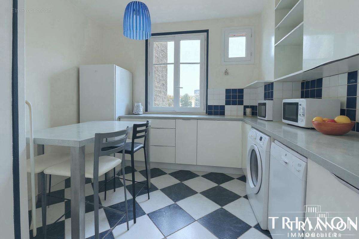 Appartement à NEUILLY-SUR-SEINE