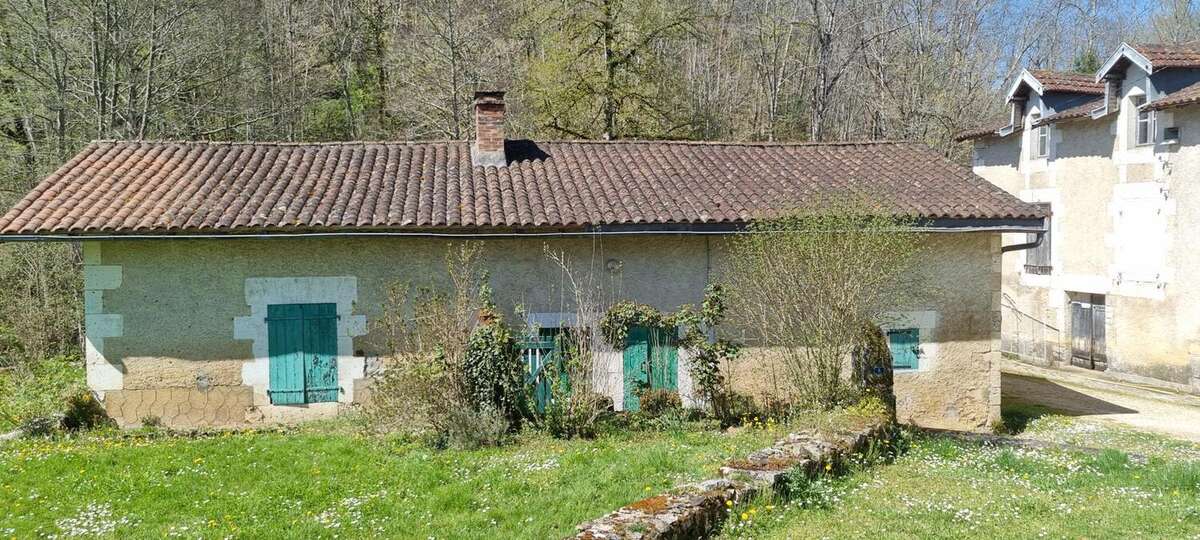 20250407_142342 - Maison à SAINT-MARTIAL-DE-VALETTE