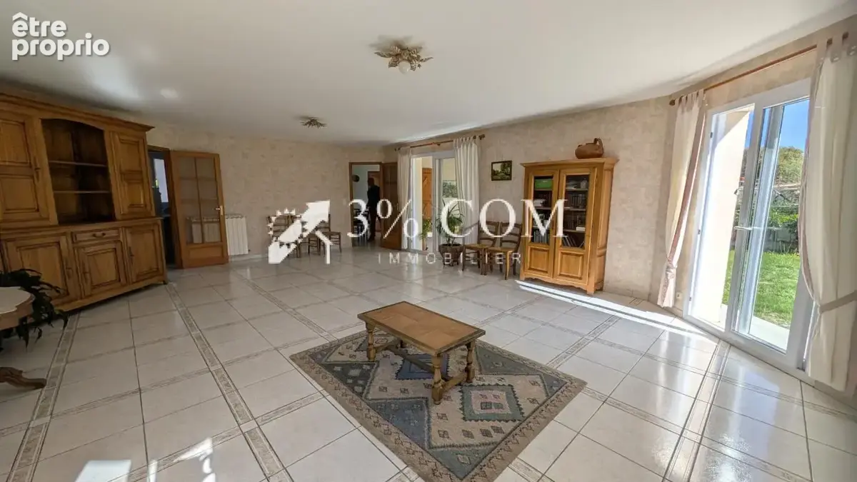 Maison de plain-pied avec 4 chambres, véranda et double gara - photo 11