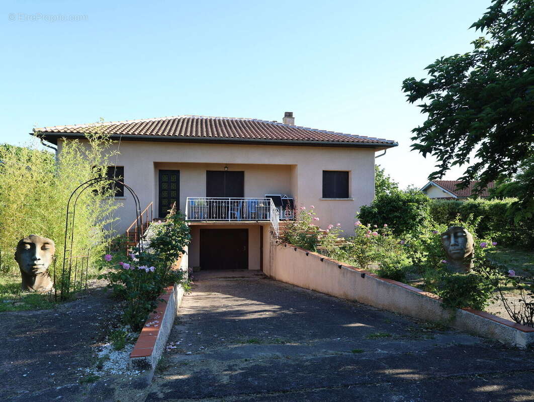 Maison à CALMONT