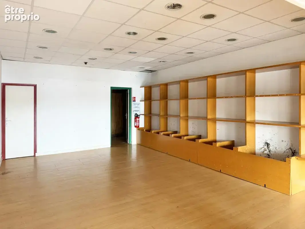 Local commercial - photo 6