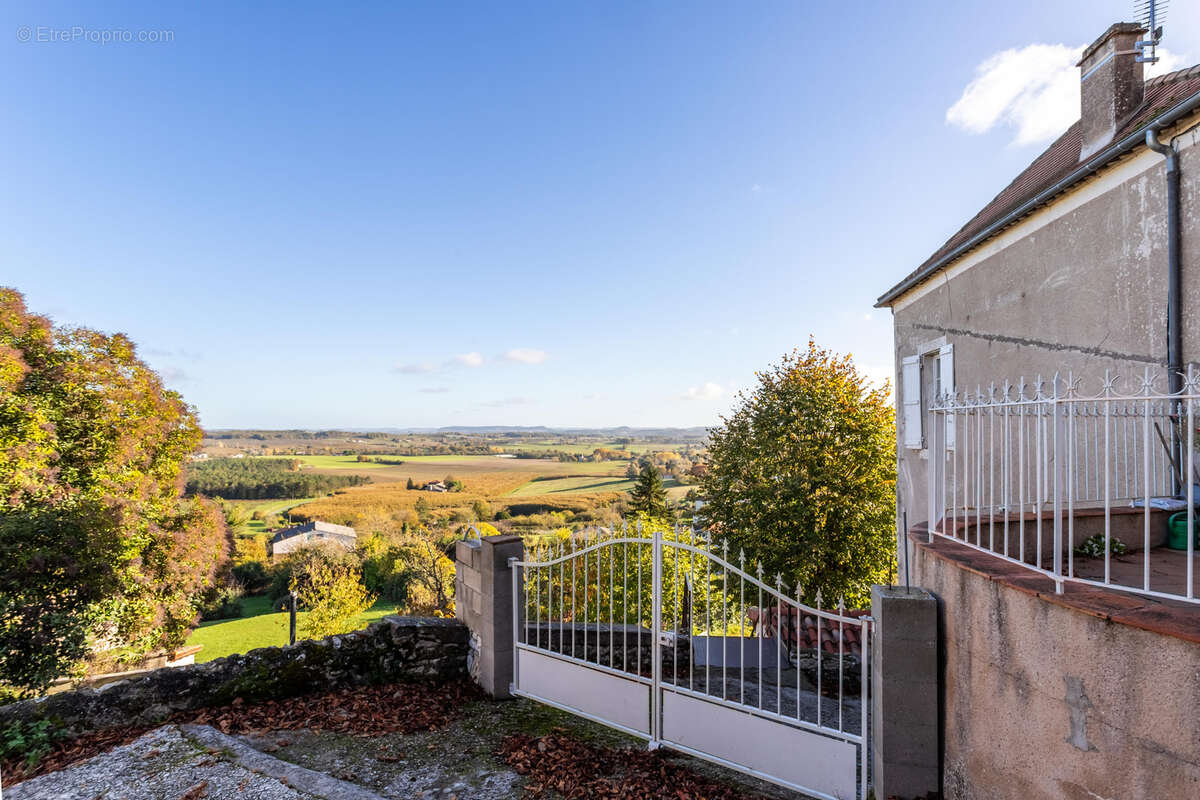 Maison à MONFLANQUIN