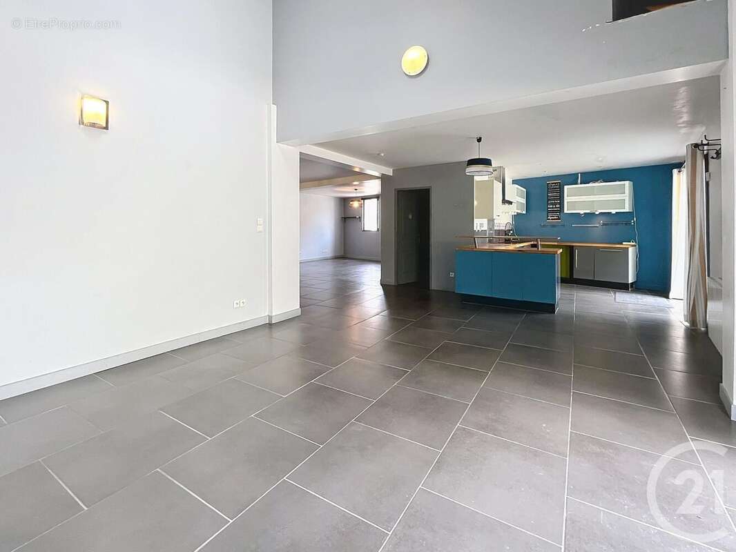 Maison à MONTIERAMEY