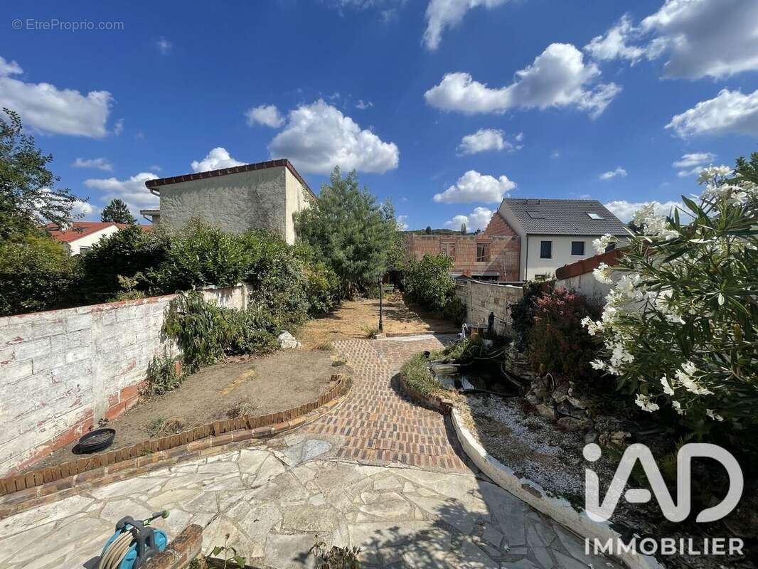 Maison 127 m² à Saint-Leu-La-Foret  - photo 2