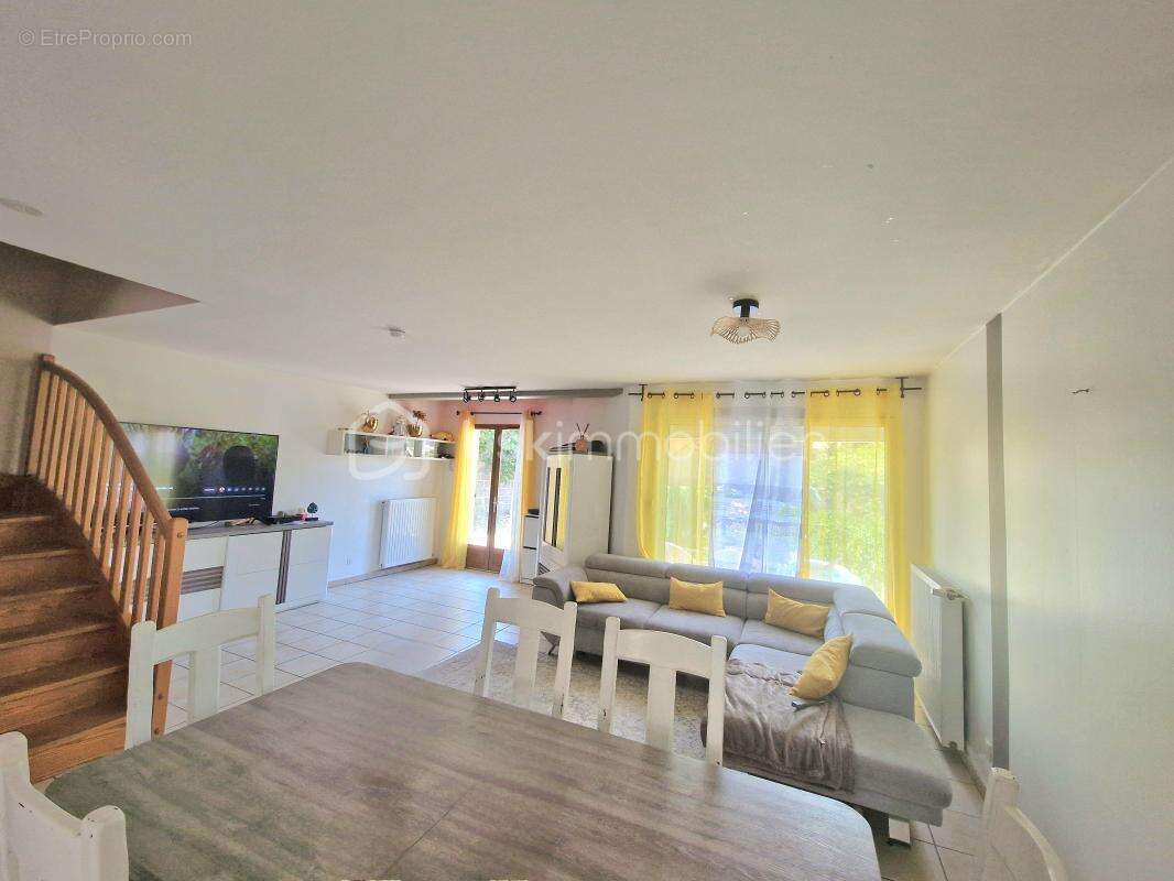 Maison à SURY-LE-COMTAL