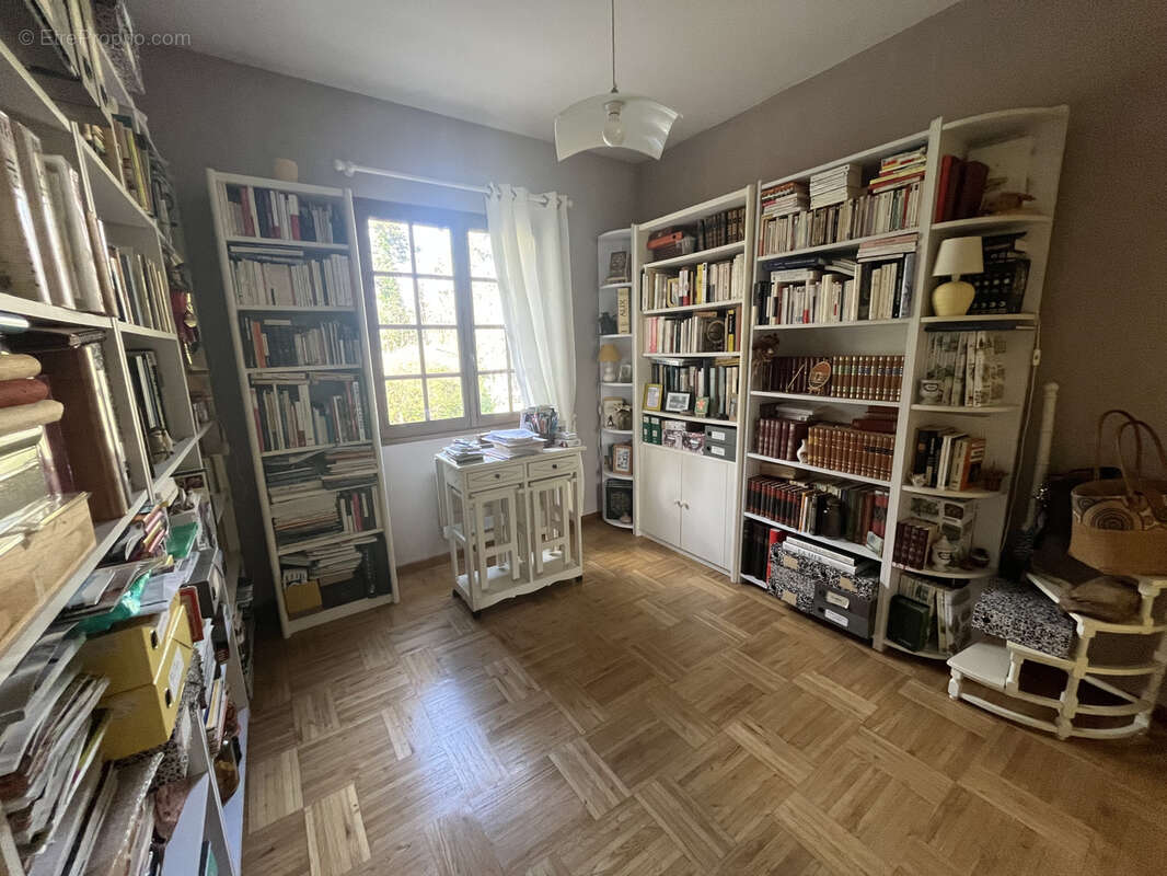 Maison à SAINT-QUENTIN-LA-POTERIE