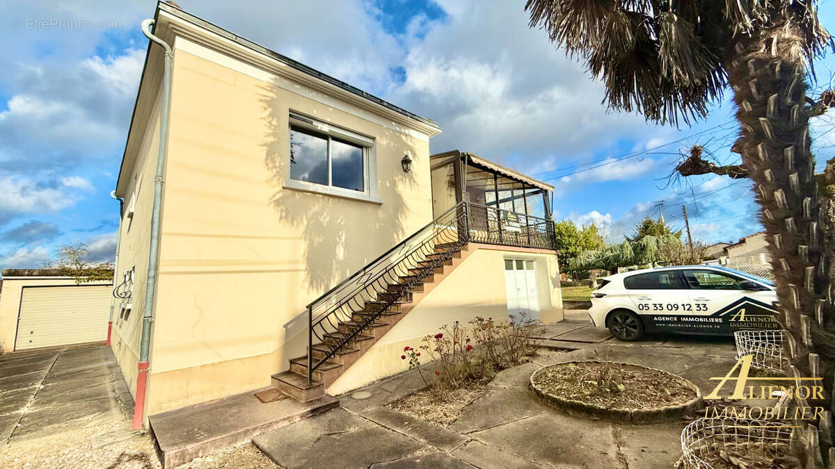 Maison à COULOUNIEIX-CHAMIERS