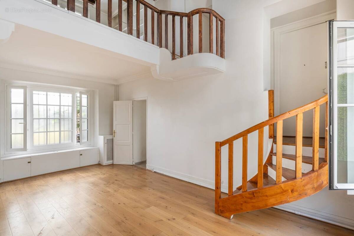 Appartement à PARIS-7E