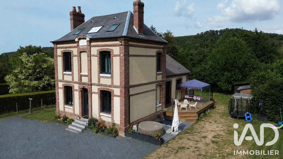 Photo 1 - Maison à SAINT-HELLIER