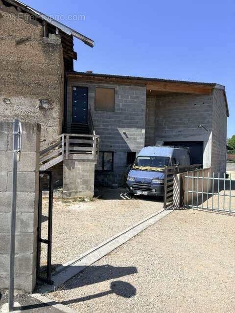 Commerce à SAINT-SAVIN