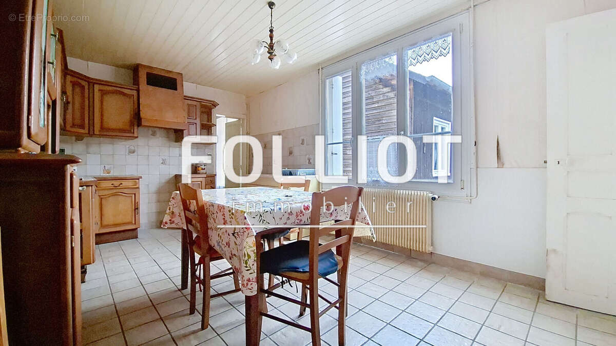 Maison à SAINT-SEVER-CALVADOS