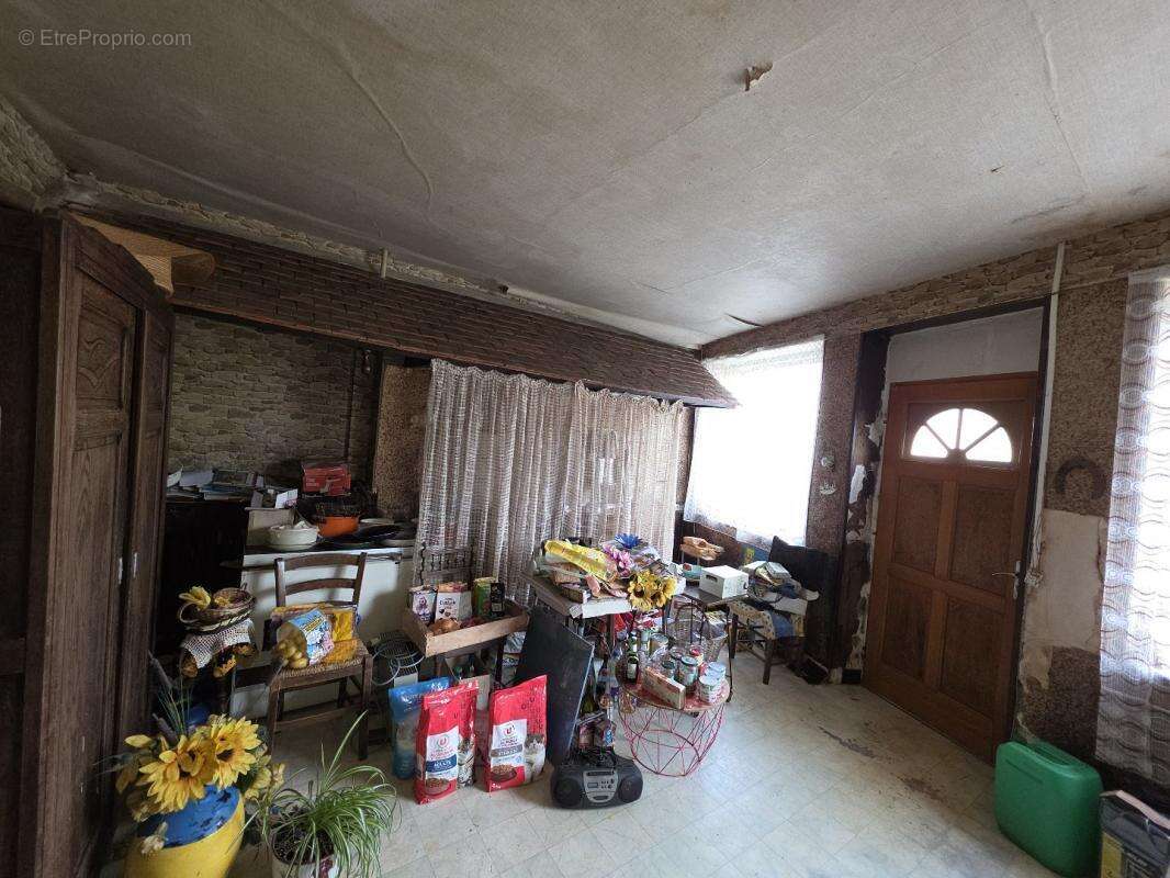 Maison à DUN-LE-POELIER