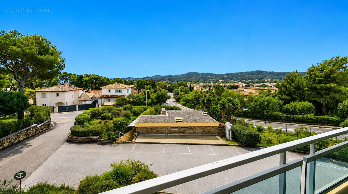Appartement à BORMES-LES-MIMOSAS