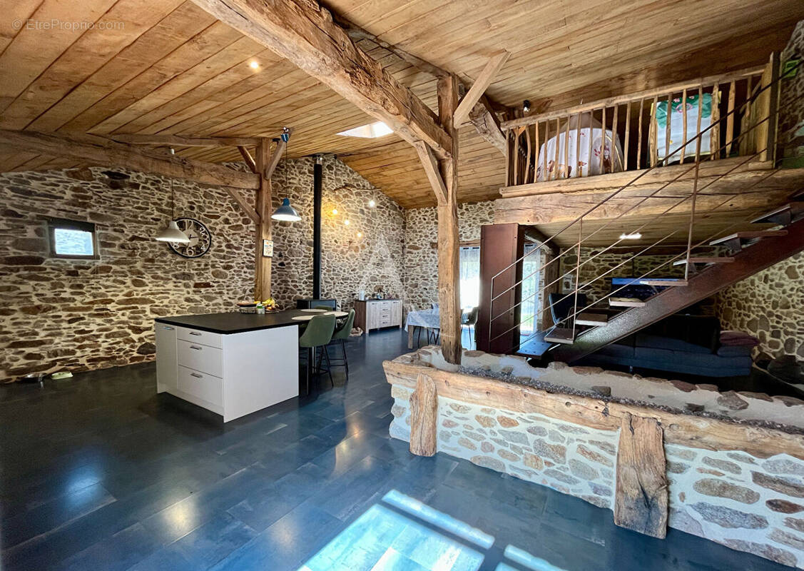 Maison à SAINTE-FLAIVE-DES-LOUPS