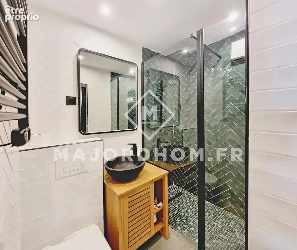 Vente type 2 terrasse cachet calme Hyper centre 13001 Marseille - photo 11