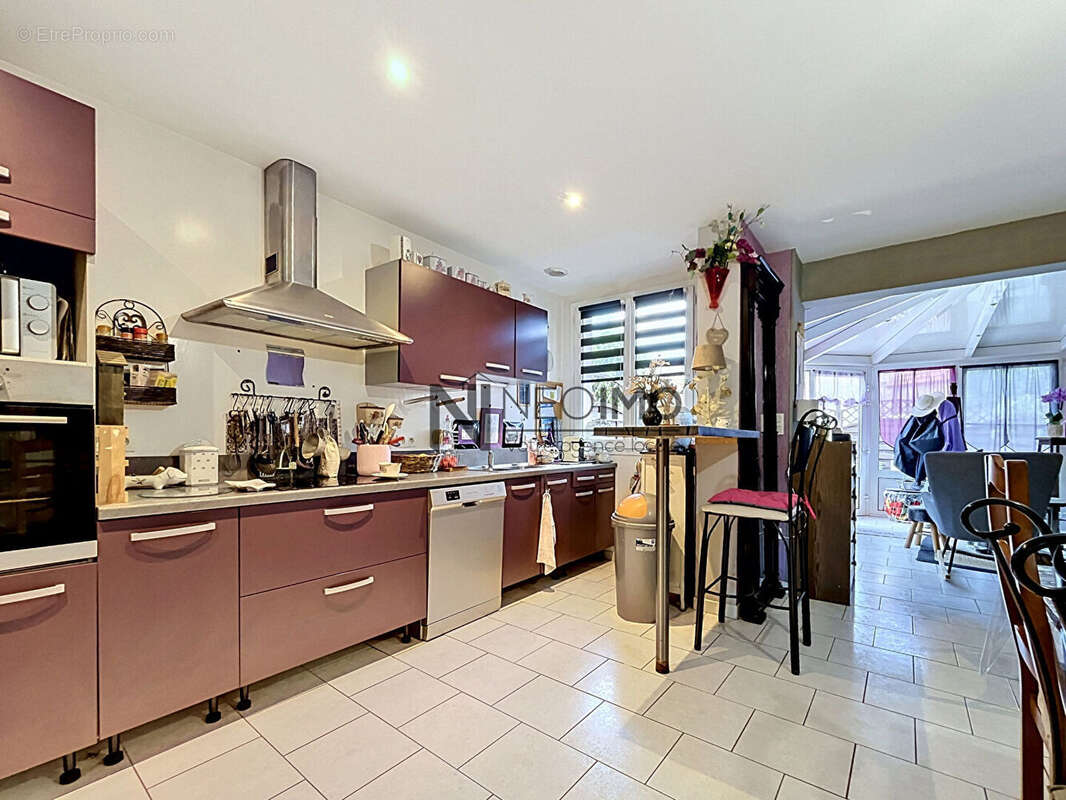 Appartement à BOURG-SAINTE-MARIE