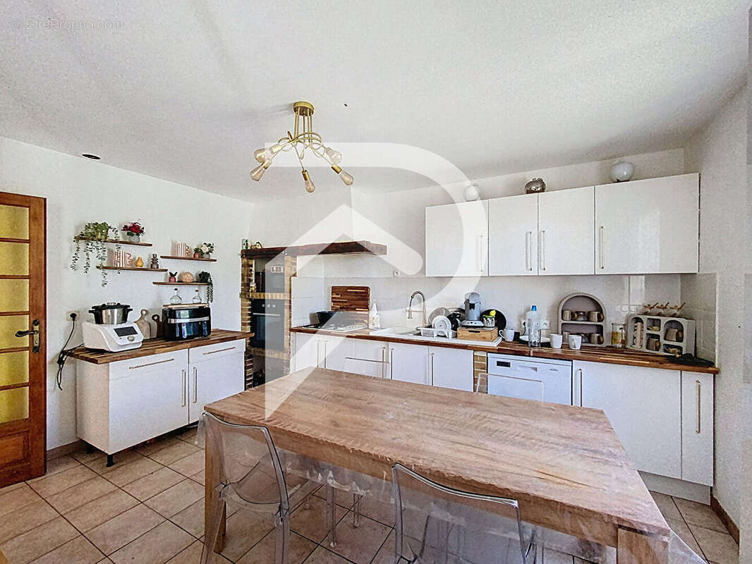 Maison à VERT-EN-DROUAIS