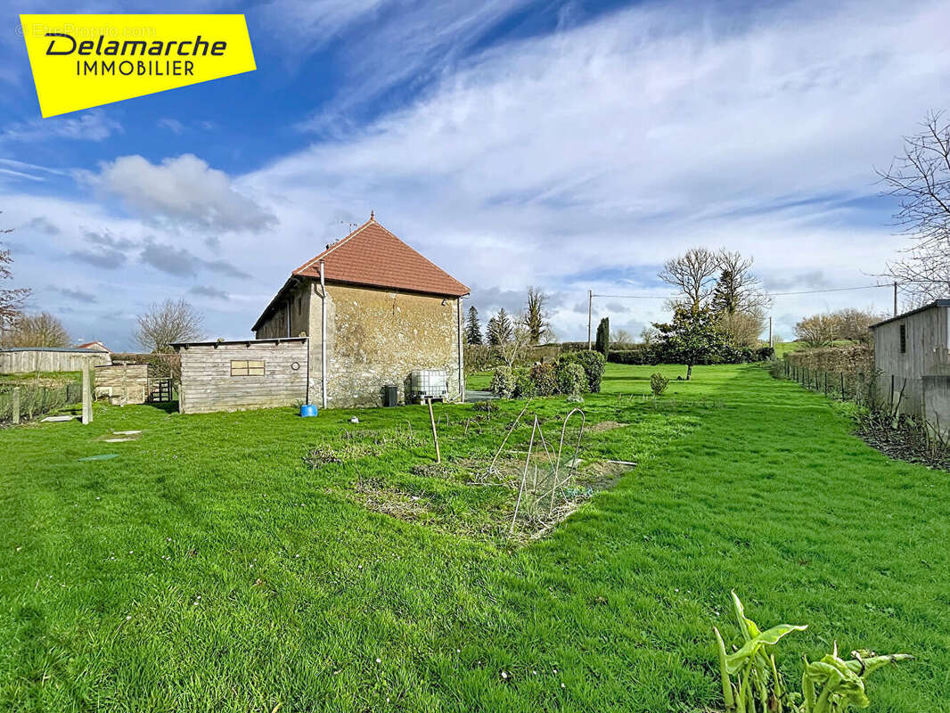 Maison à SAINT-SAUVEUR-LENDELIN