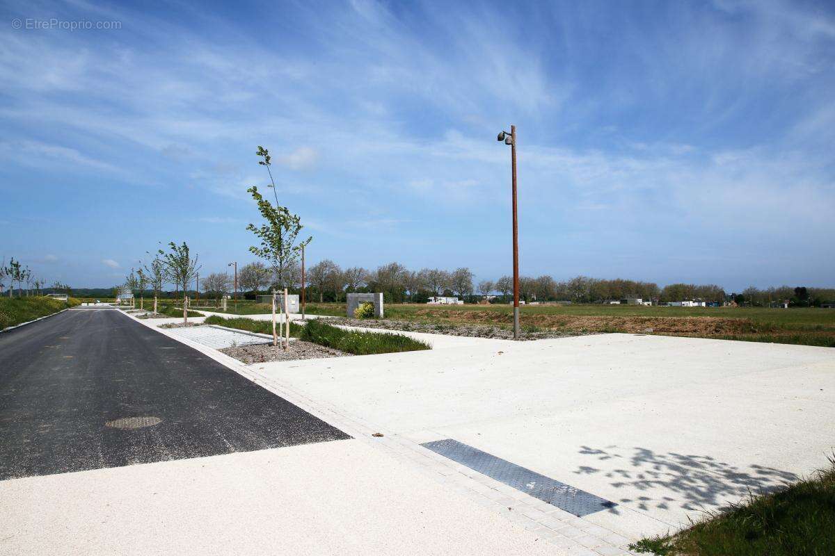 Terrain à DOUVRES-LA-DELIVRANDE