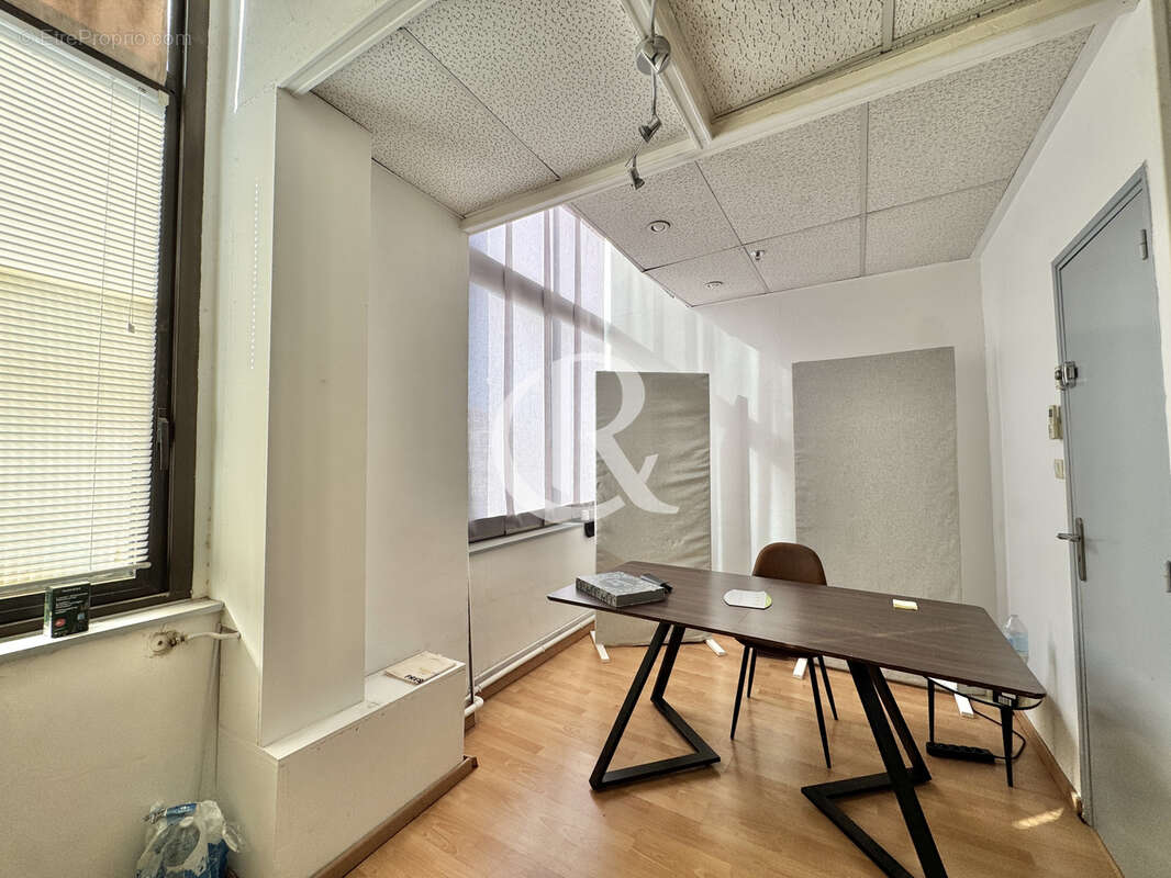 Hyper ville - local professionnel - photo 4
