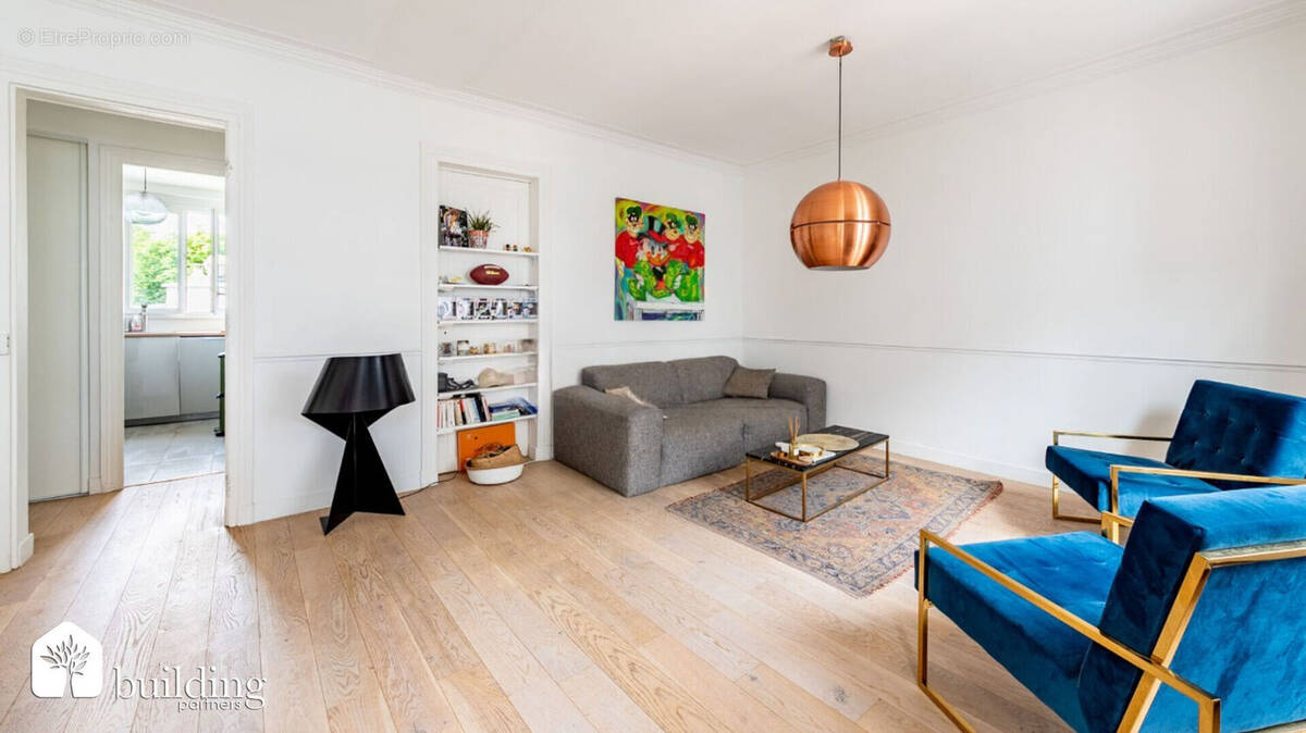 Appartement à PARIS-16E