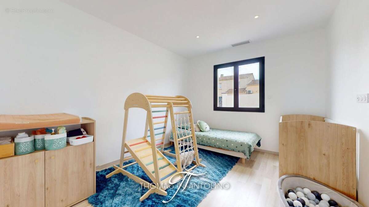 En exclusivite - plain pied - 3 chambres dont une suite parentale - climatisation gainable - garage - vue degagée - photo 16