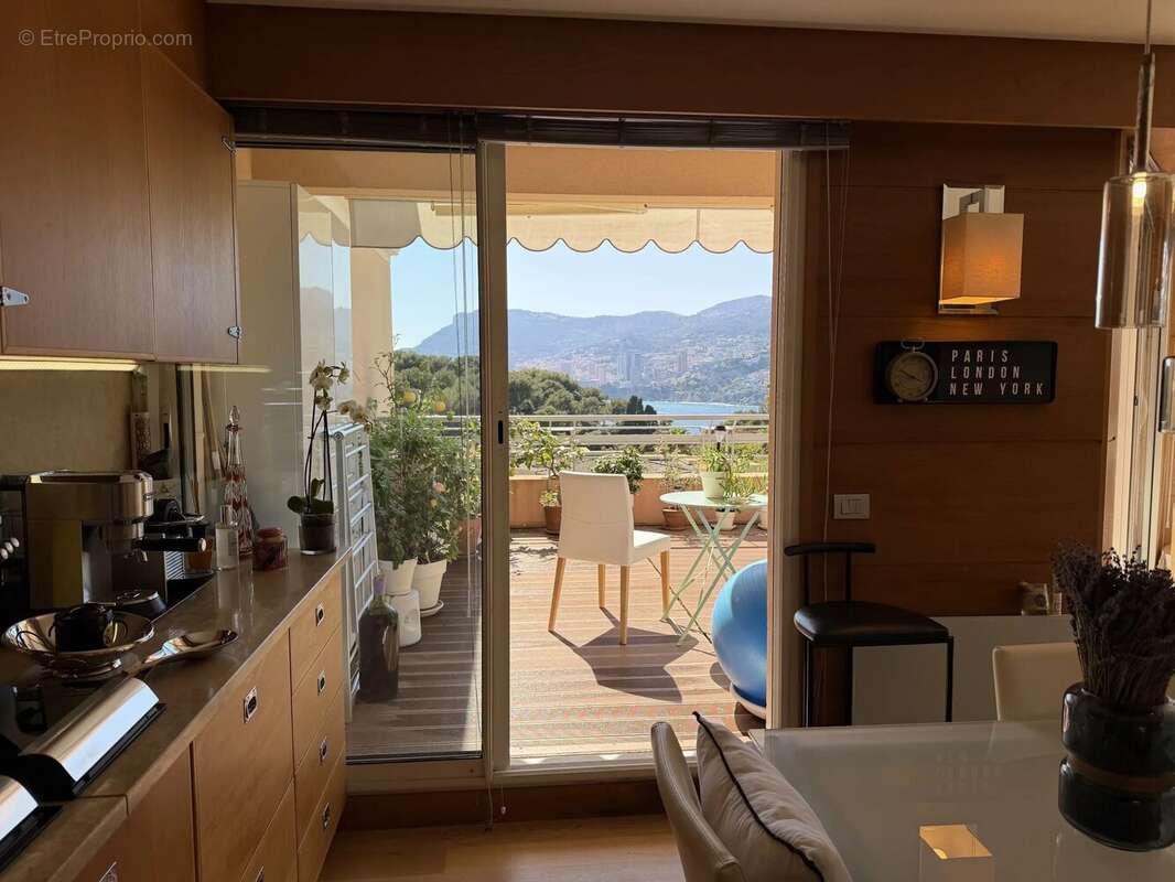 Appartement à ROQUEBRUNE-CAP-MARTIN