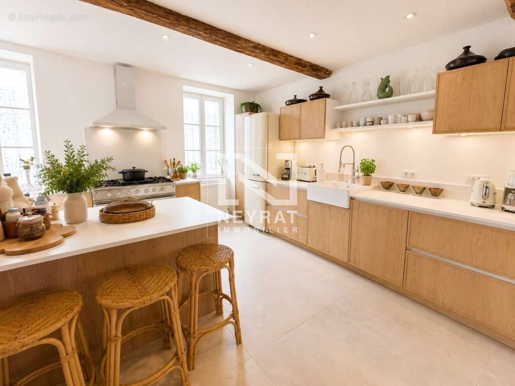 Propriété de charme rénovée avec prestations haut de gamme, grange remarquable et fort potentiel d'aménagement - photo 1