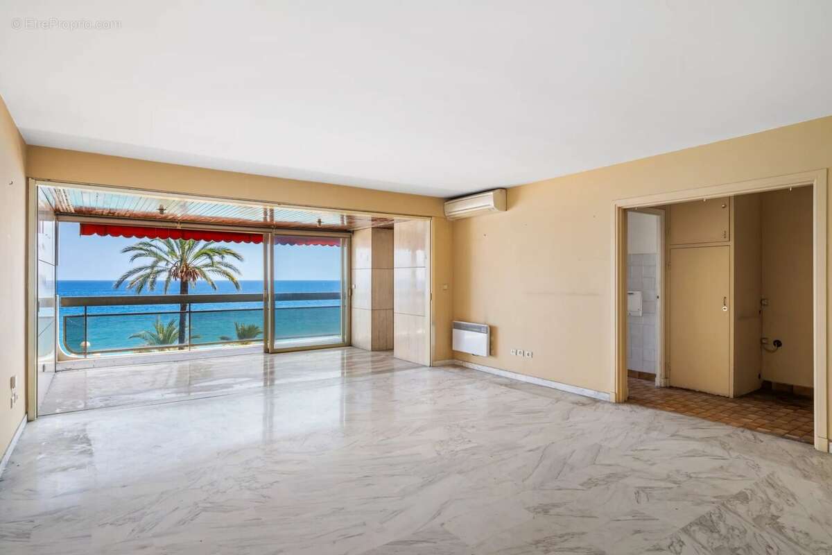 Nice Promenade des Anglais - 3 pièces à rénover - Vue Mer - photo 26