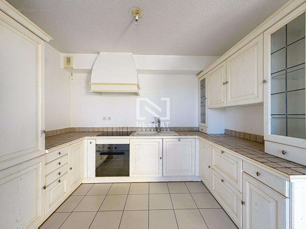 Maison à ROQUEBRUNE-SUR-ARGENS