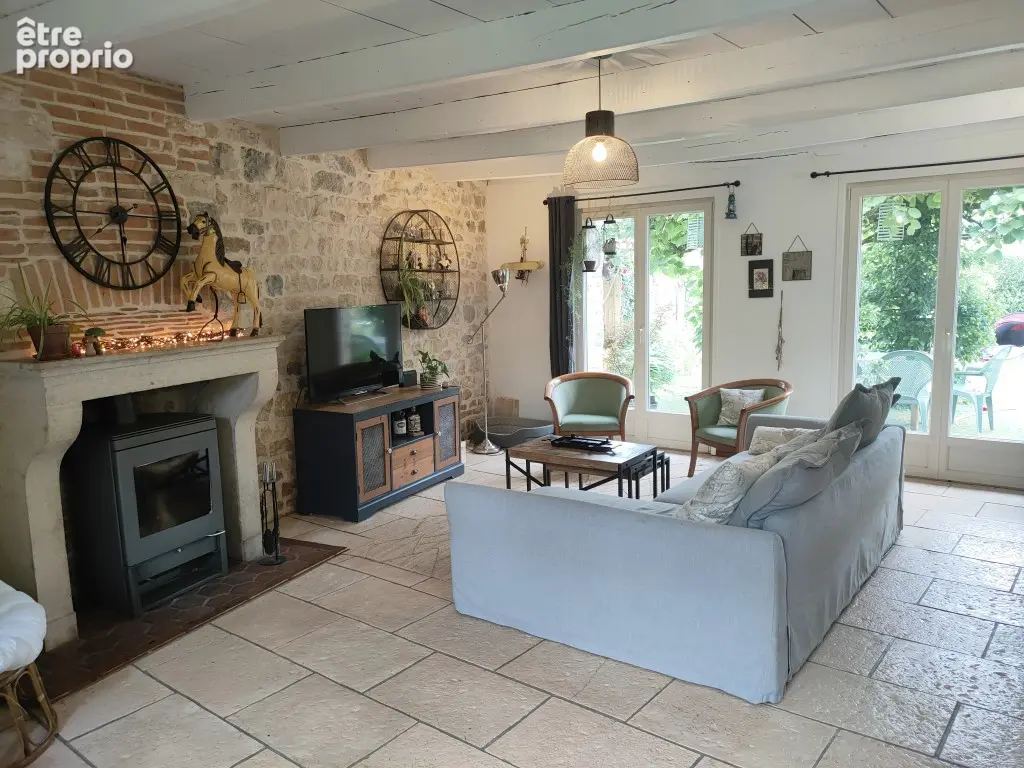Maison  de Caractère en pierres de 202 m2 - photo 3