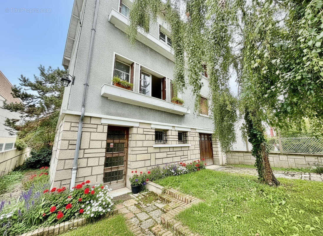 Maison à VERRIERES-LE-BUISSON