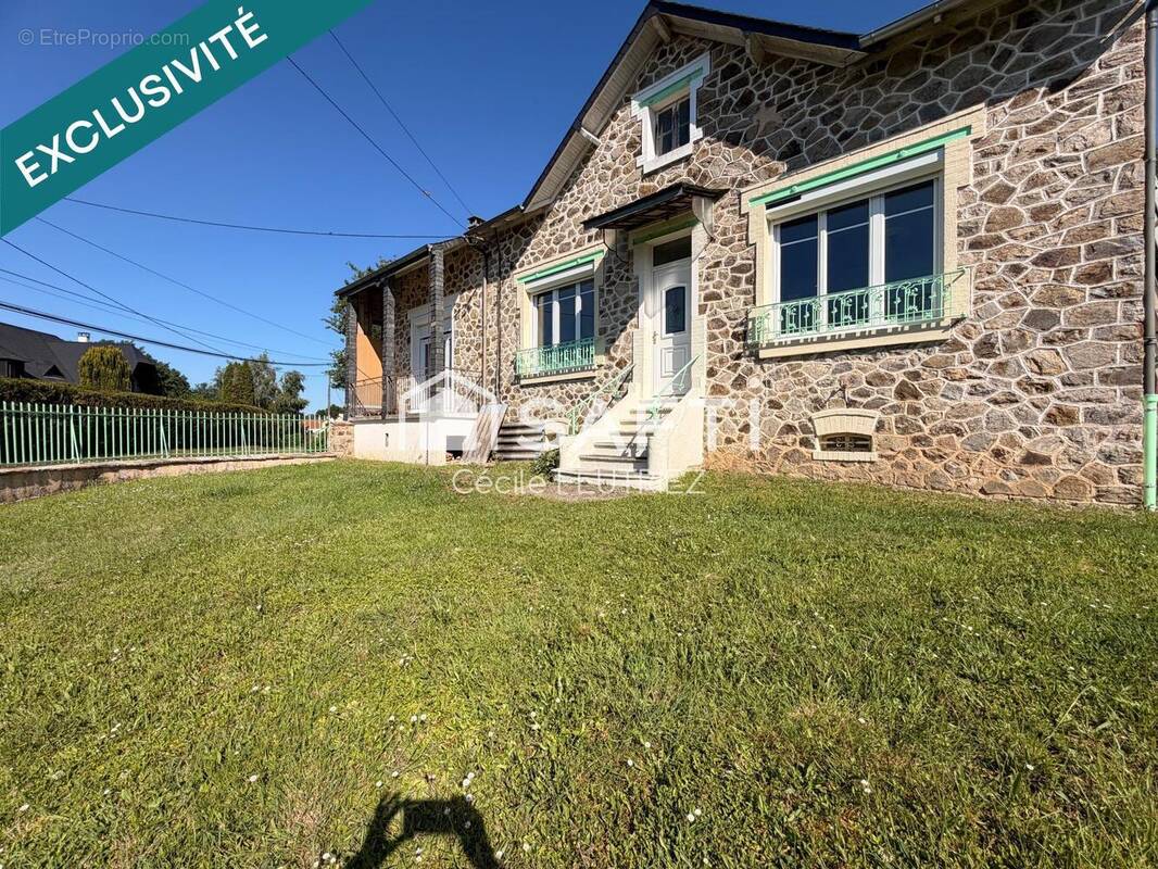 Photo 1 - Maison à SALON-LA-TOUR