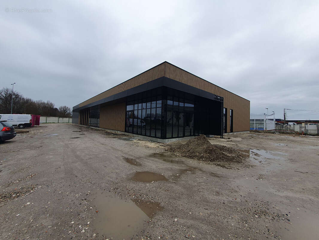 Commerce à SAINTE-EULALIE