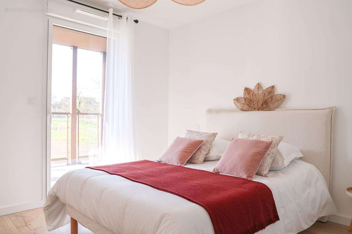 Appartement - Rennes - 3 pièces - 58.8 m2 + Parking + Loggia - Quartier Jeanne d'Arc - photo 4