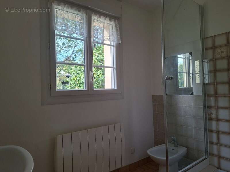 Maison à AMBRIERES-LES-VALLEES