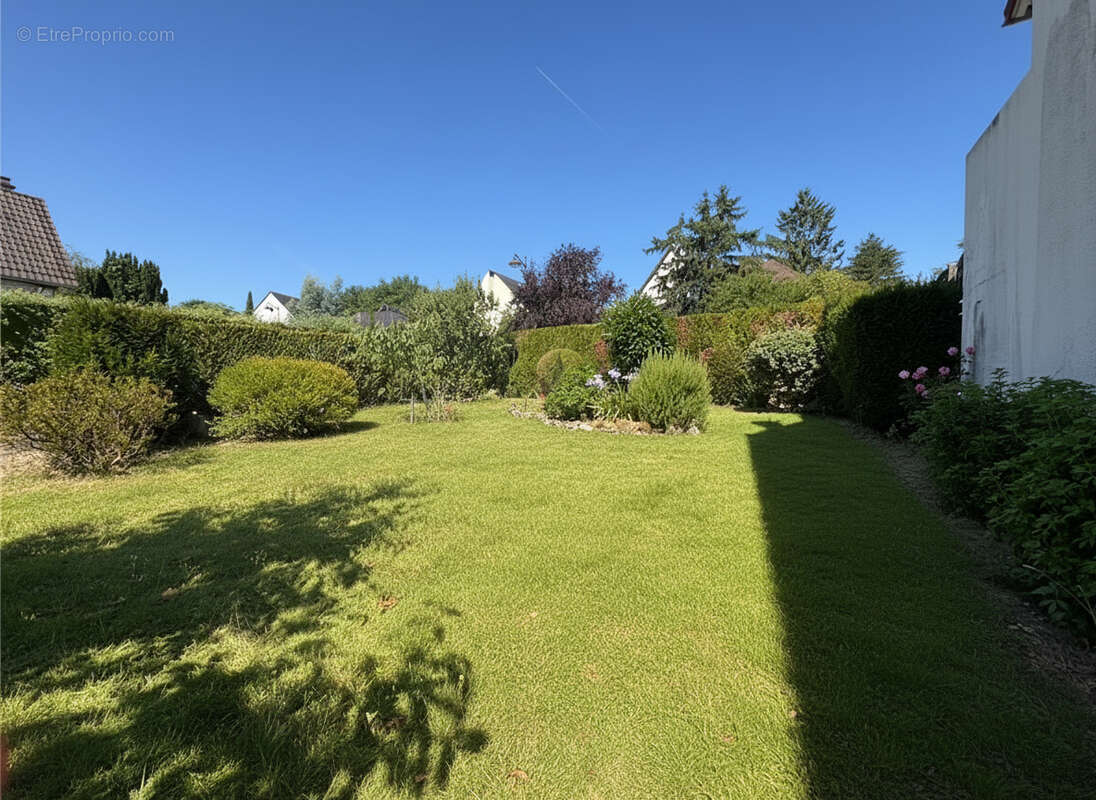 Maison à VERRIERES-LE-BUISSON