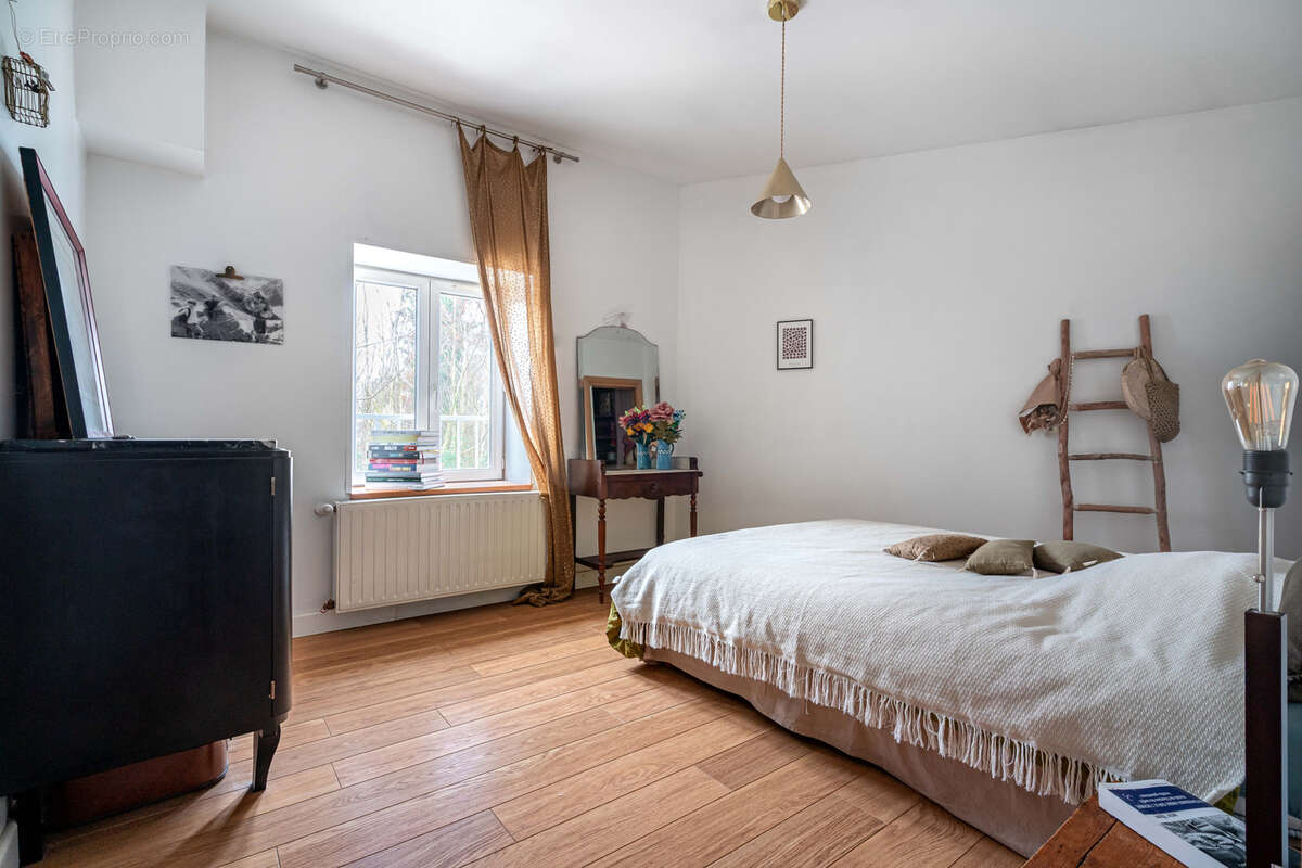 Maison à NEUVILLE-SUR-SAONE