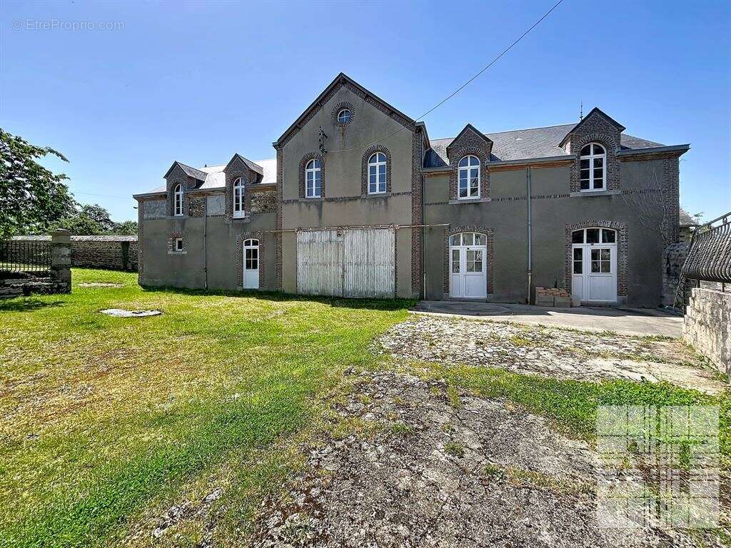 Maison à COUPTRAIN
