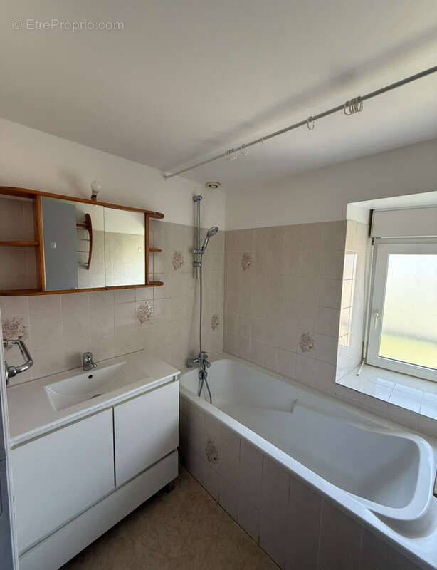 Maison à BERTHOLENE