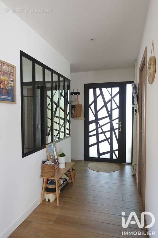 Maison 140 m² à Salles  - photo 7