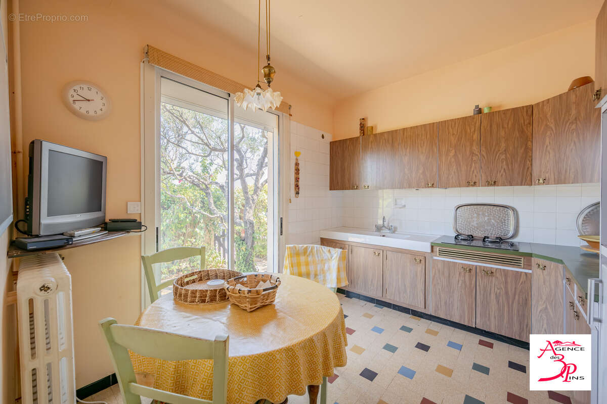 Maison 175 m² à Pierrefeu-Du-Var  - photo 6