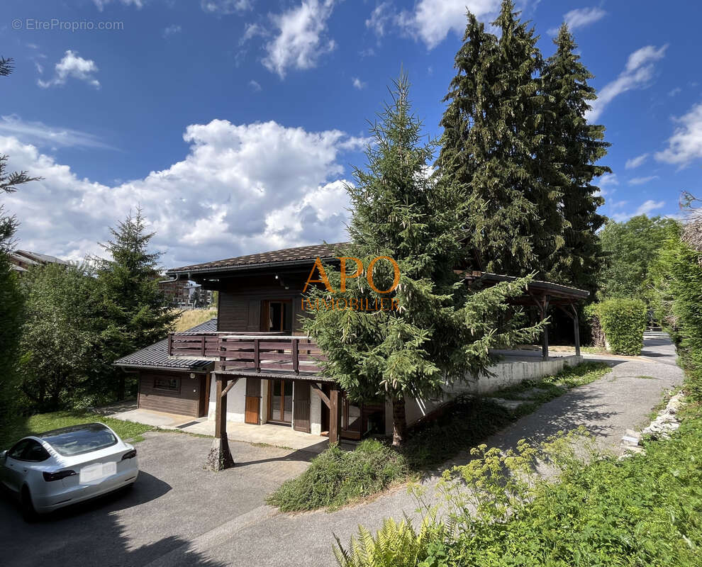 Chalet familial 209 m2 t7 + t2  a 2 pas du centre des carroz - photo 21