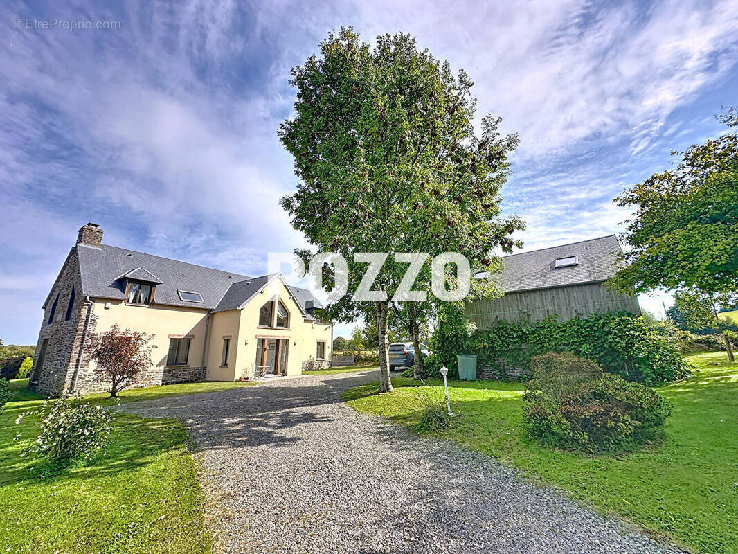 Maison à REFFUVEILLE