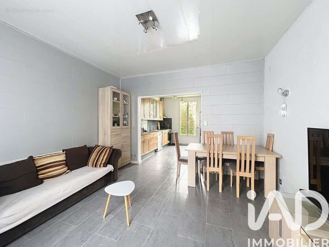 Photo 3 - Maison à GRETZ-ARMAINVILLIERS