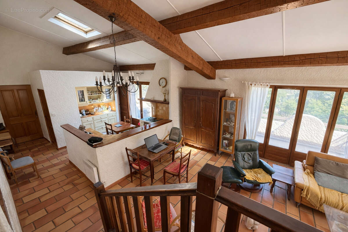 Maison à SOLLIES-TOUCAS