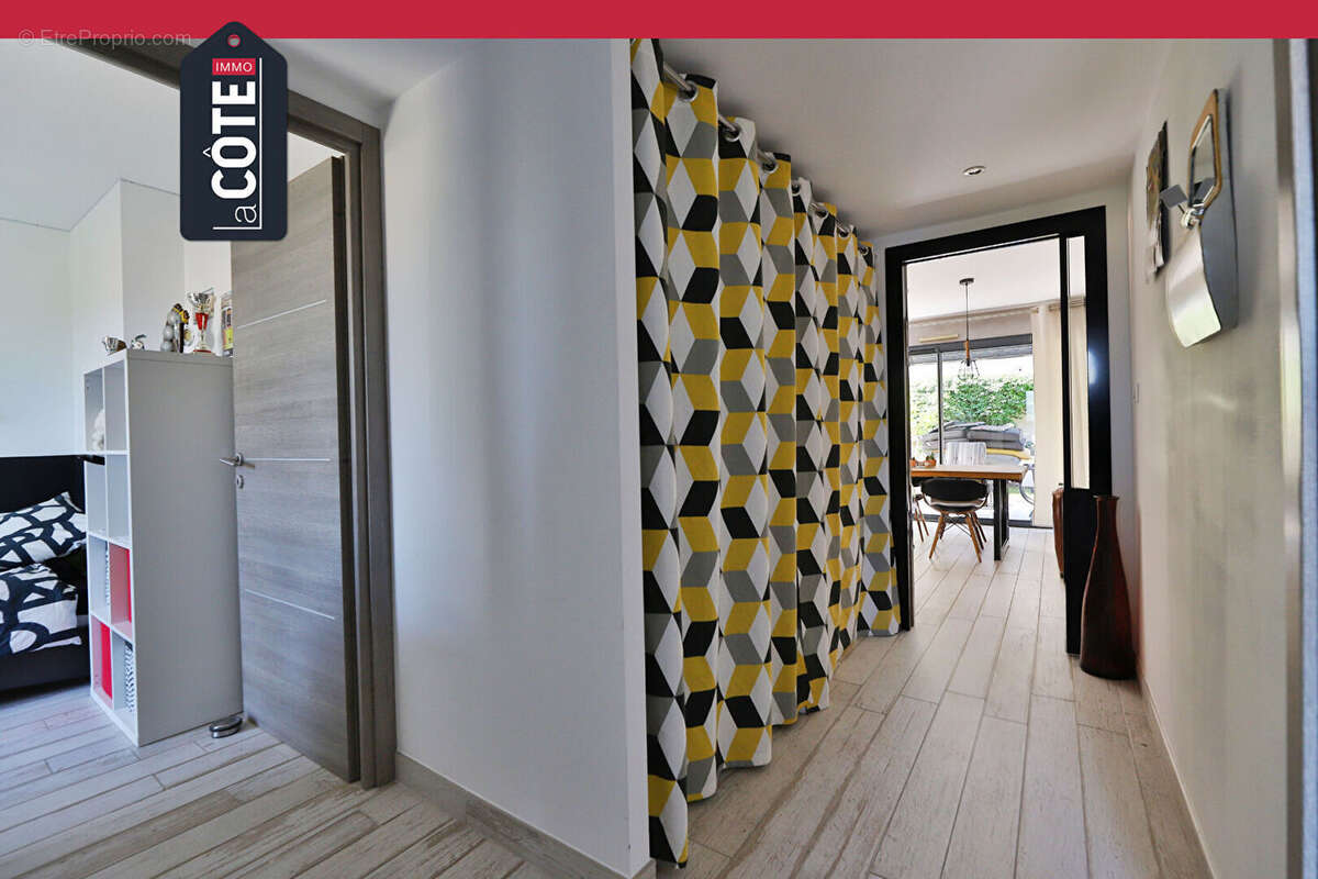 Appartement à CHATEAUNEUF-LES-MARTIGUES