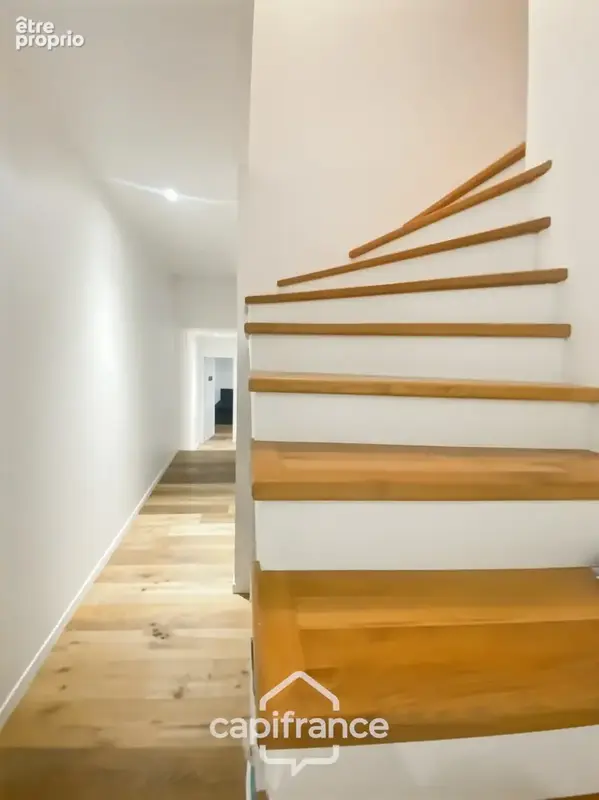 Maison à vendre 8 pièces CARQUEIRANNE (83) - Quartier Canebas - 6 chambres - 220 m2 habitable - Piscine - photo 16