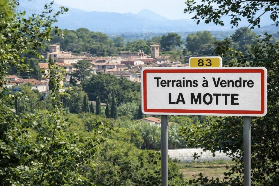 Terrain à LA MOTTE