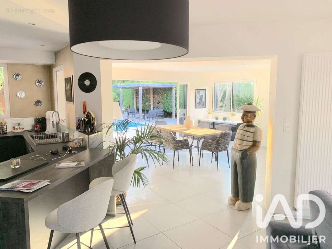 Maison 150 m² à Landeronde  - photo 2